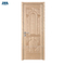 Hochwertige Holztür für den Haupteingang in weißer Lackierung